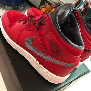 air jordan 1 mid prem bg